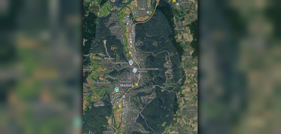 Vogelansicht der Bundesstraße 3 von Gisselberg bis Bürgeln; Bildmittelpunkt Stadt Marburg; Screenshot aus Google-Maps